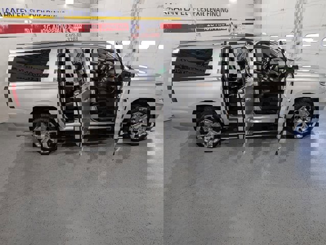 Used 2017 Chevrolet Suburban Premier image 16