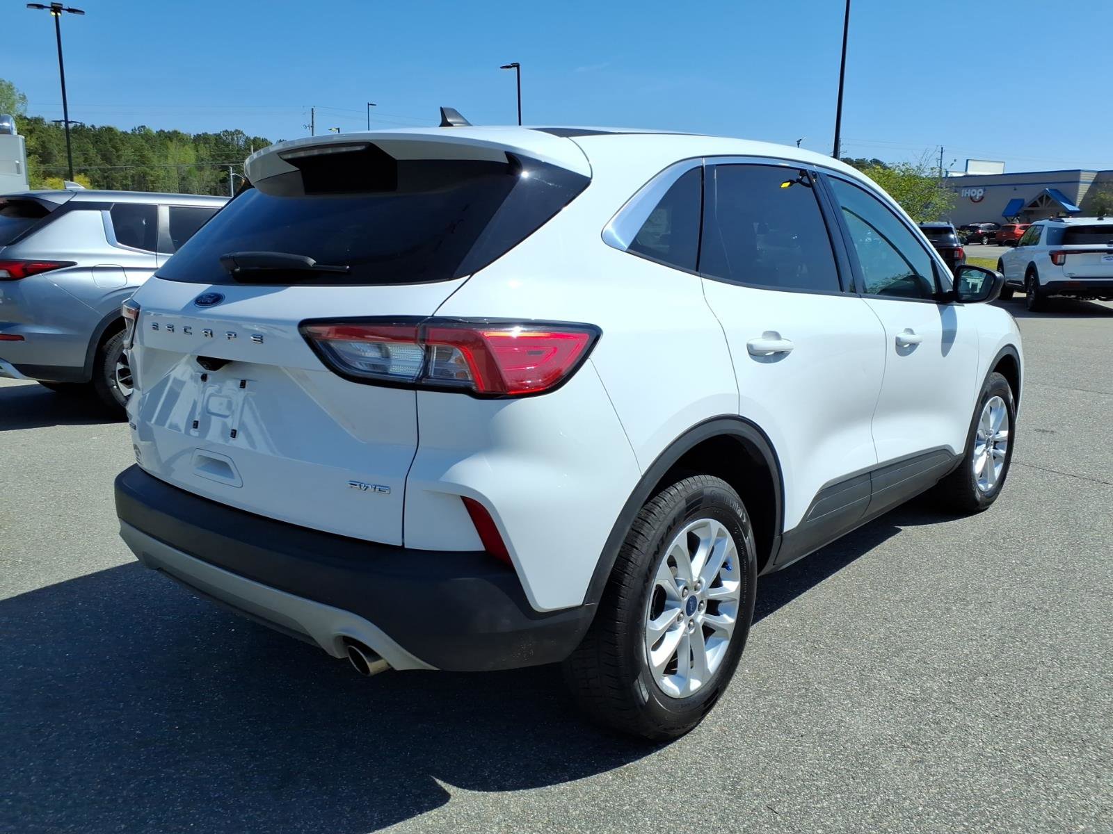 Used 2022 Ford Escape SE w/ Convenience Package AWD/4WD image 6