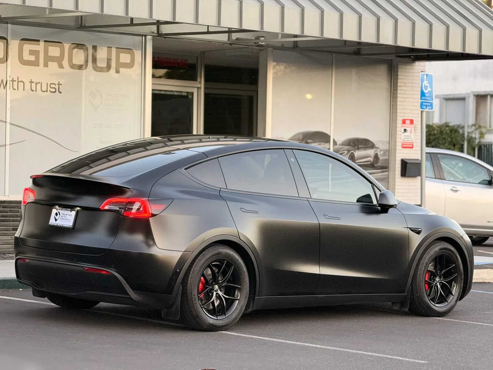 Used 2022 Tesla Model Y Performance AWD/4WD image 6