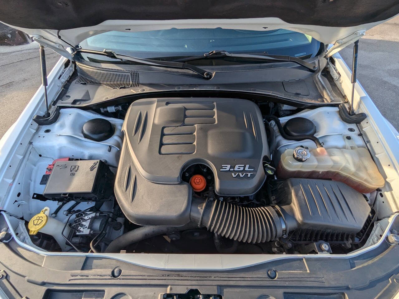 Used 2020 Chrysler 300 Limited image 30