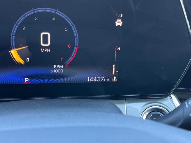 Certified 2025 Chevrolet Trax LT w/ LT Convenience Package image 40