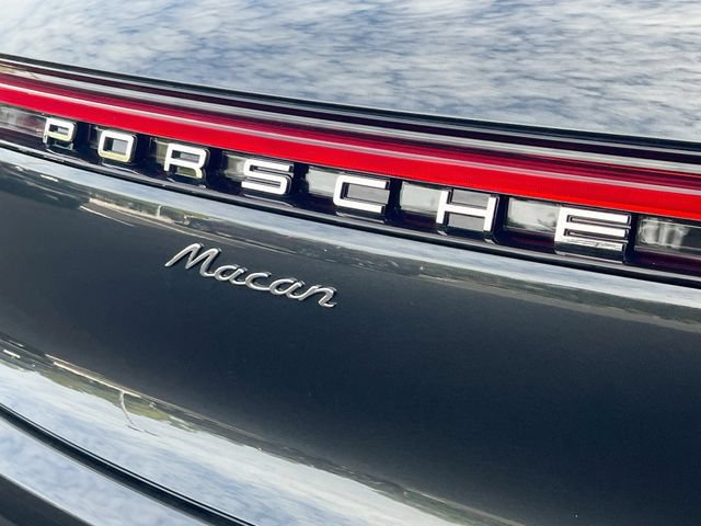 Certified 2024 Porsche Macan AWD/4WD image 34