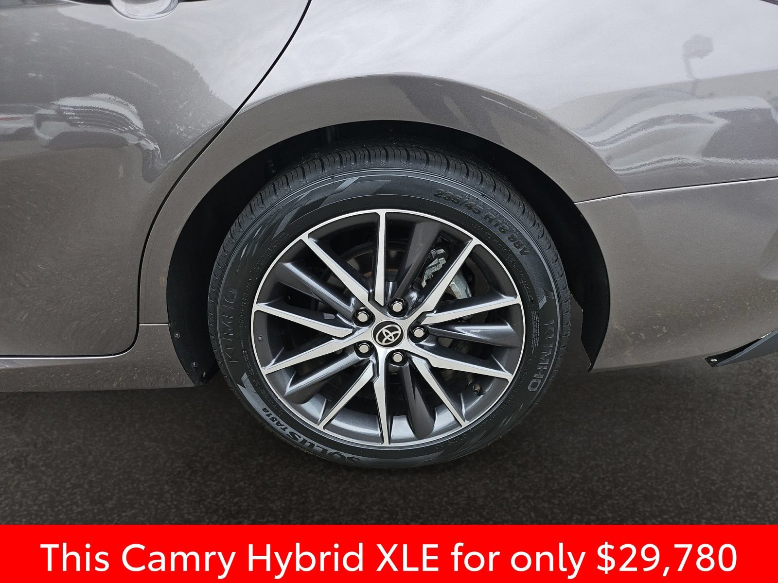Used 2023 Toyota Camry XLE FWD image 46