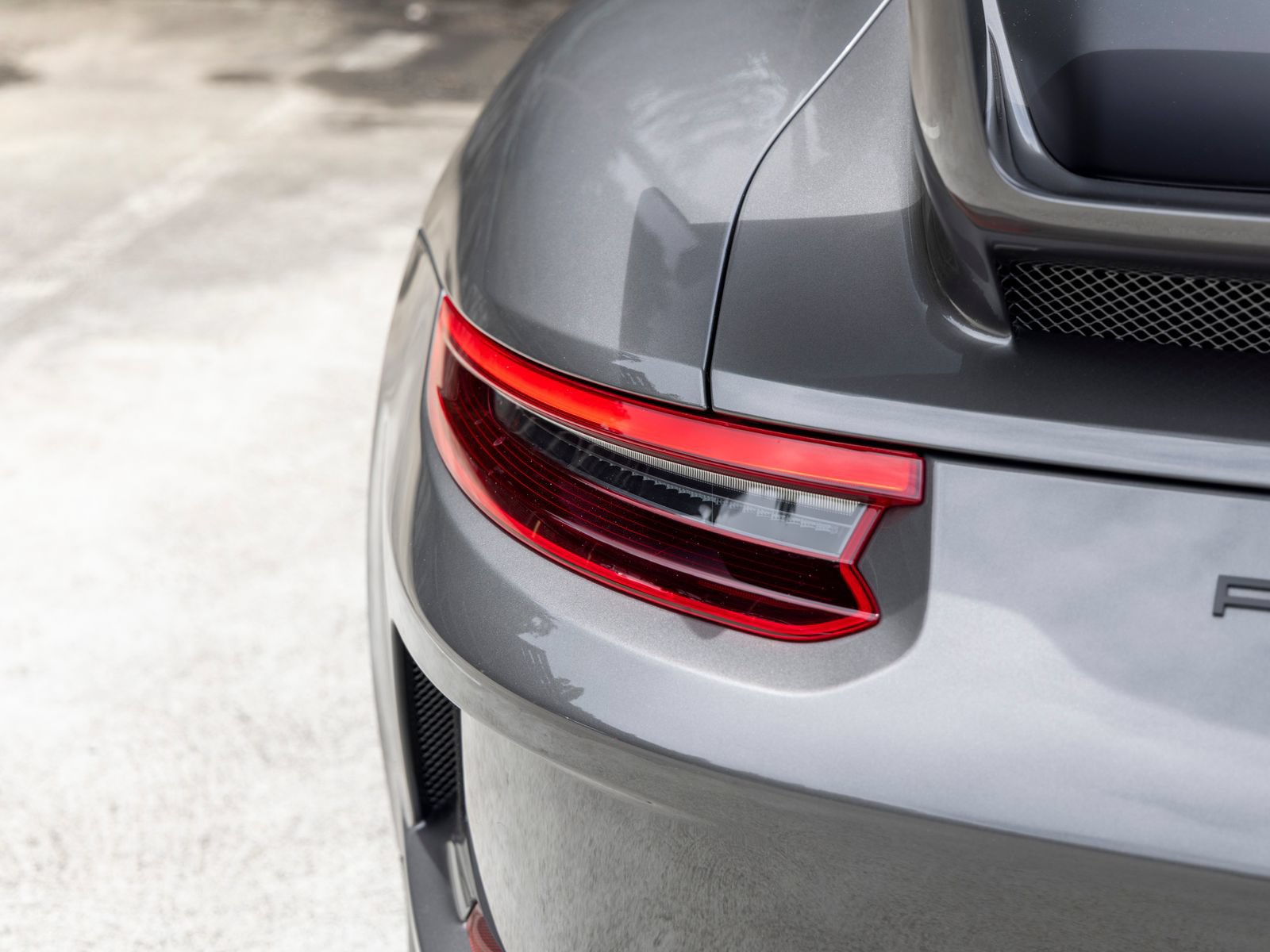 Certified 2018 Porsche 911 GT3 RWD image 22