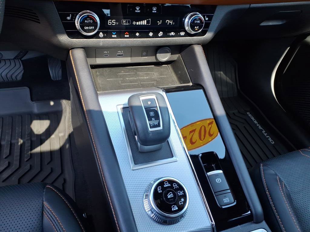 Used 2024 Mitsubishi Outlander SEL image 12