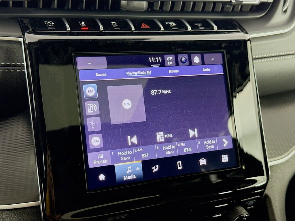 New 2025 Jeep Grand Cherokee L Laredo image 35