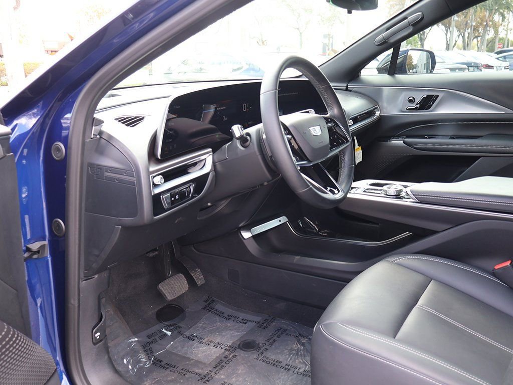 Used 2024 Cadillac Lyriq Tech w/ Driver Assist Package image 28