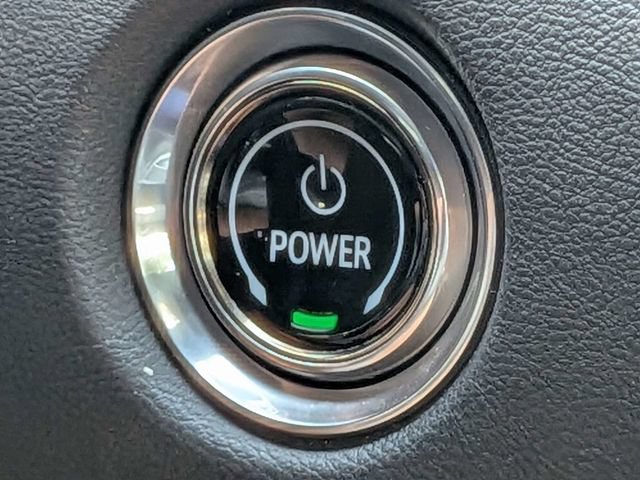 Certified 2024 Cadillac Lyriq Luxury AWD/4WD image 38