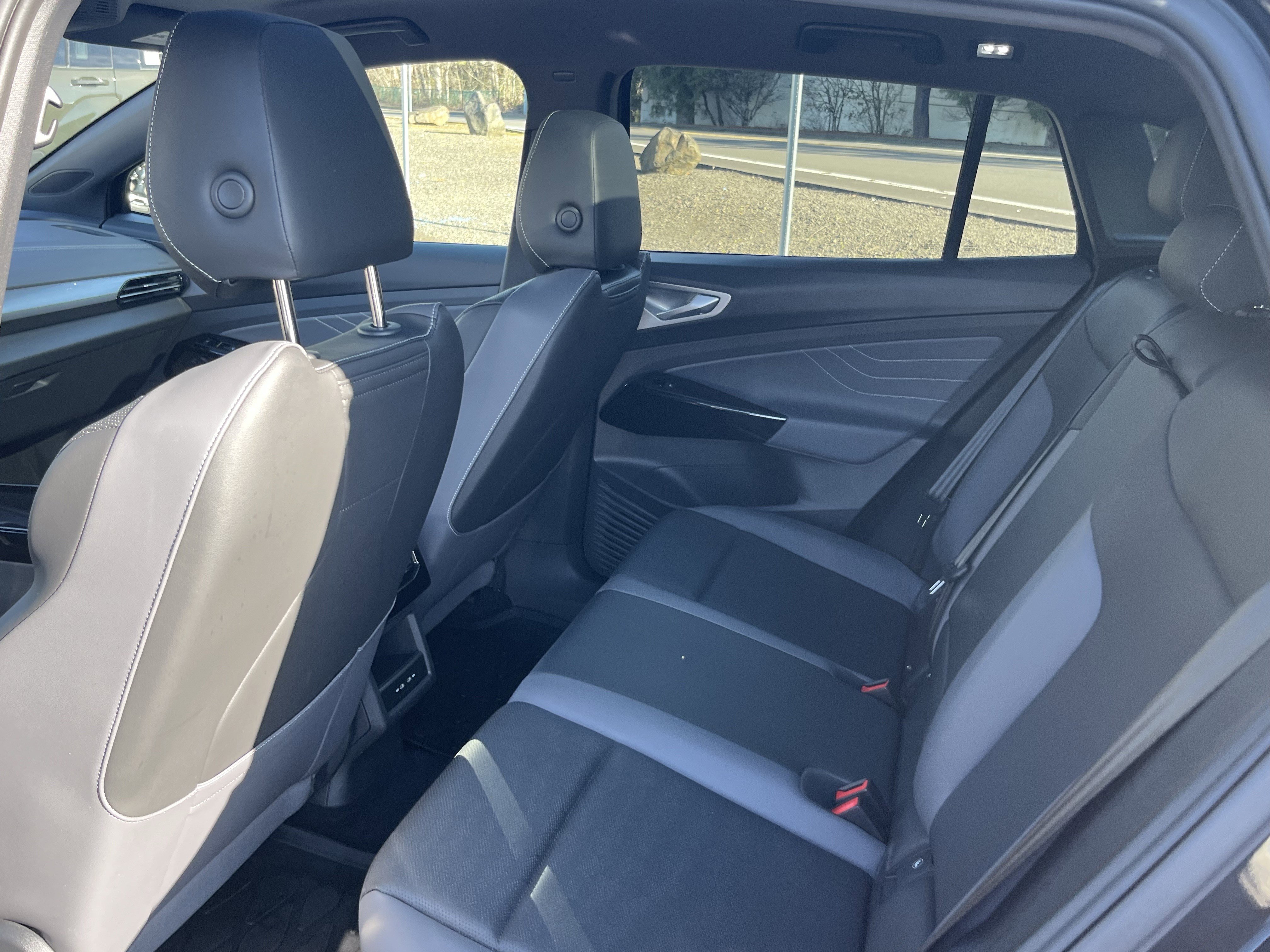 Used 2023 Volkswagen ID.4 Pro S image 13