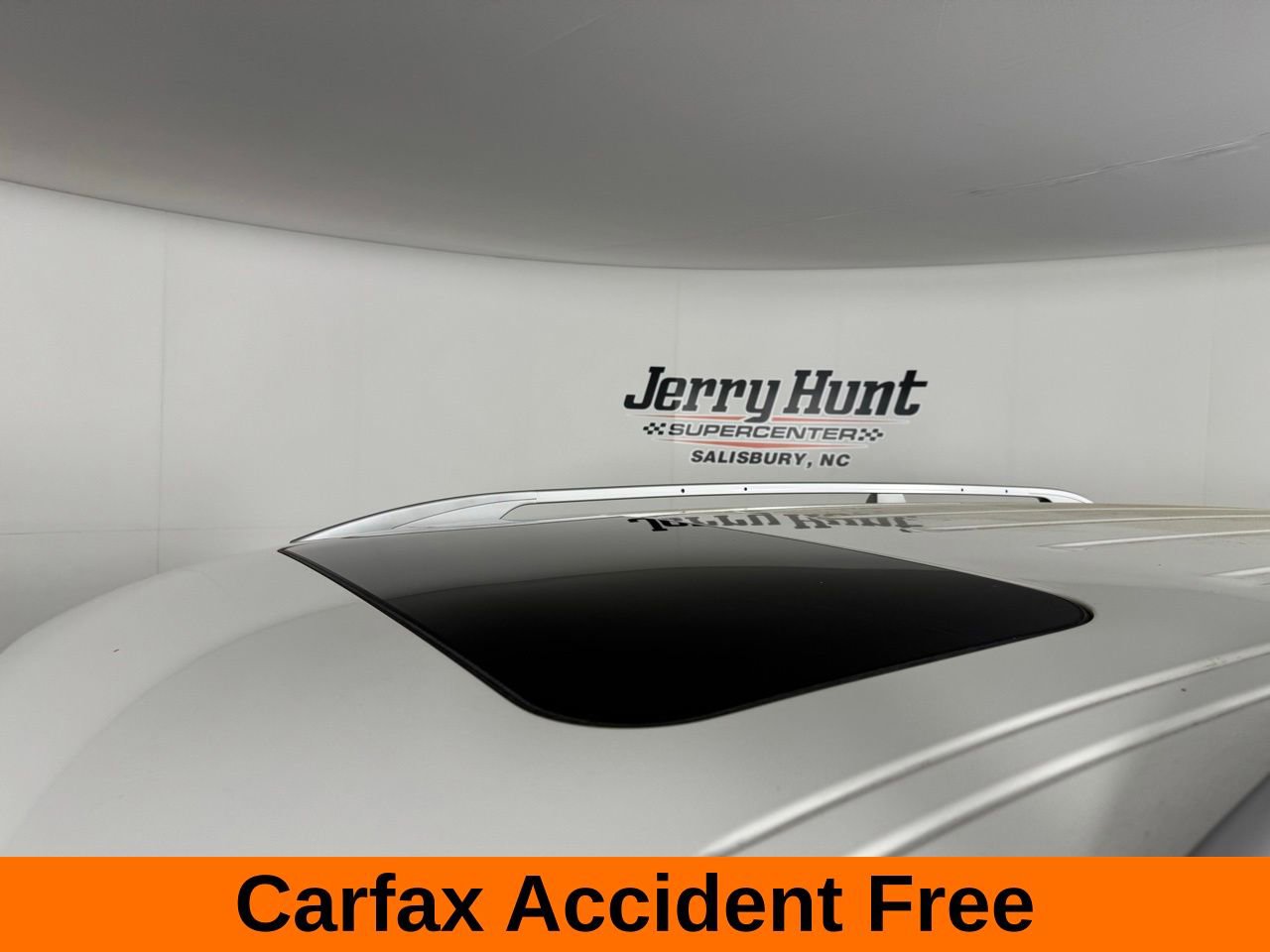 Used 2024 INFINITI QX80 Sensory w/ Cargo Package AWD/4WD image 3