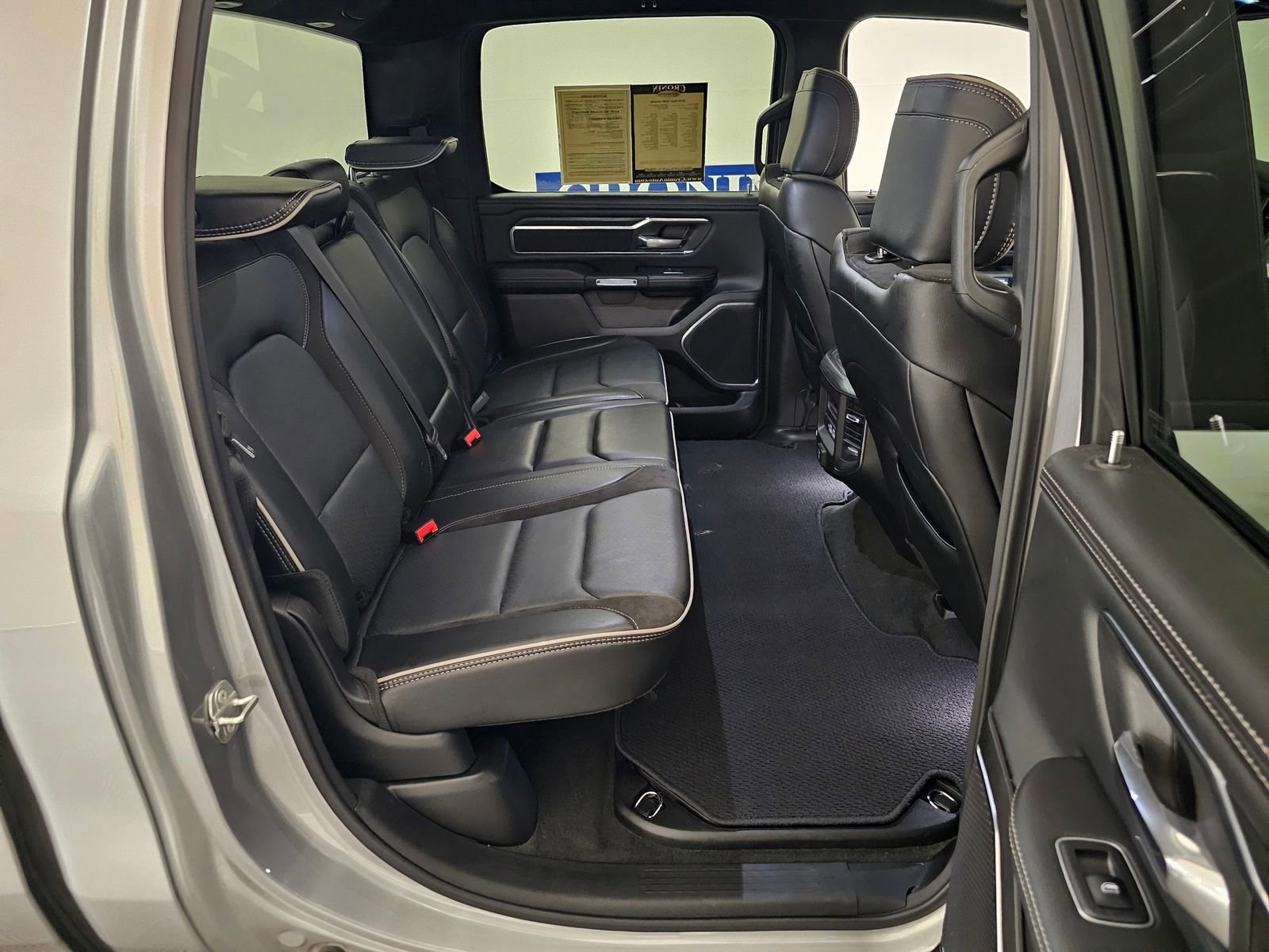 Used 2024 RAM 1500 Laramie image 34