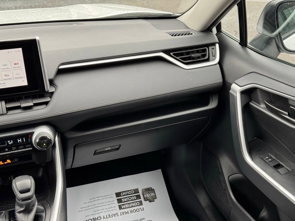 Certified 2025 Toyota RAV4 LE image 22