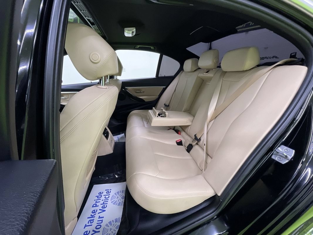 Used 2018 BMW 330e w/ Convenience Package RWD image 27