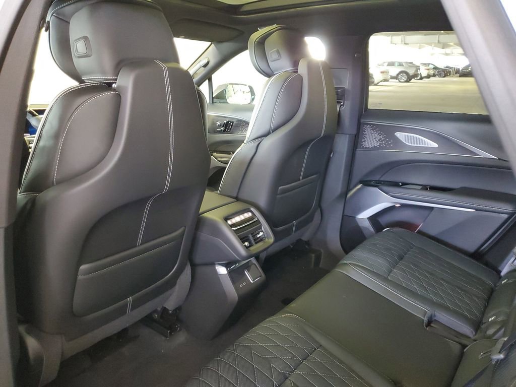 New 2026 Cadillac Lyriq V w/ Exterior Carbon Fiber Package AWD/4WD image 10