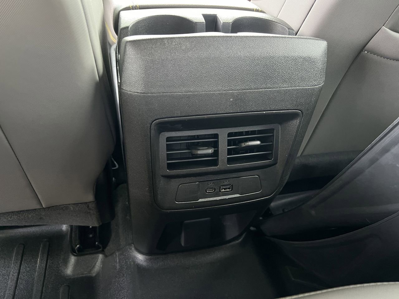 Used 2024 Chevrolet Colorado ZR2 w/ Technology Package AWD/4WD image 29