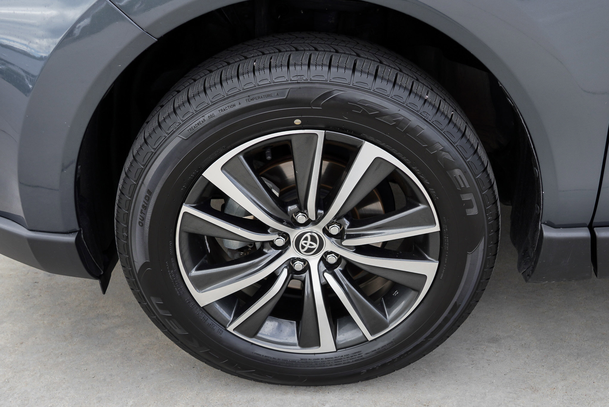 Certified 2024 Toyota Venza LE image 12