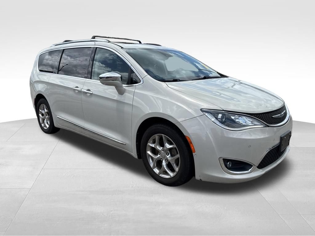 Used 2017 Chrysler Pacifica Limited FWD image 7