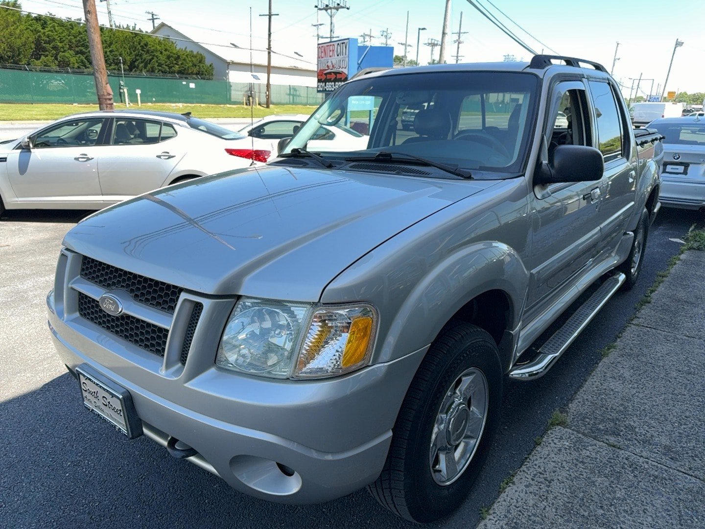 Used 2005 Ford Explorer Sport Trac XLT AWD/4WD image 5