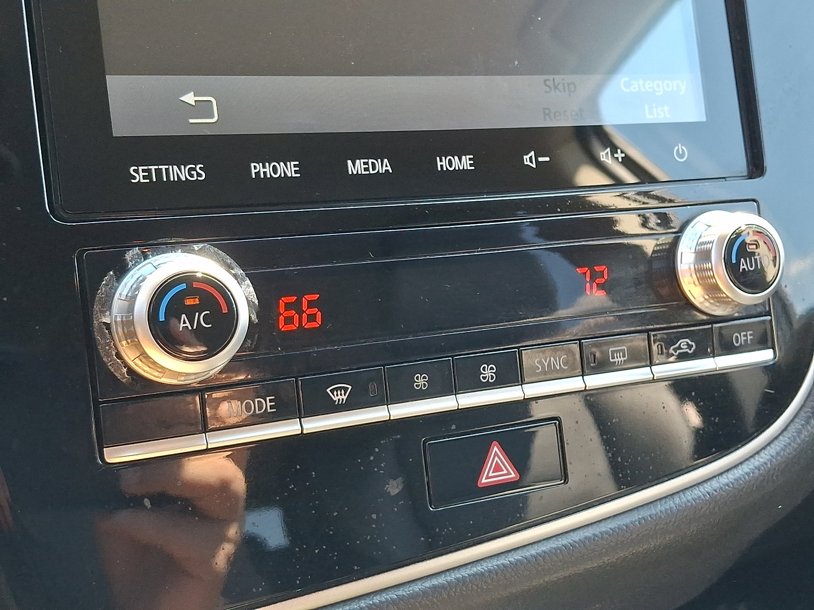 Used 2020 Mitsubishi Outlander ES AWD/4WD image 16