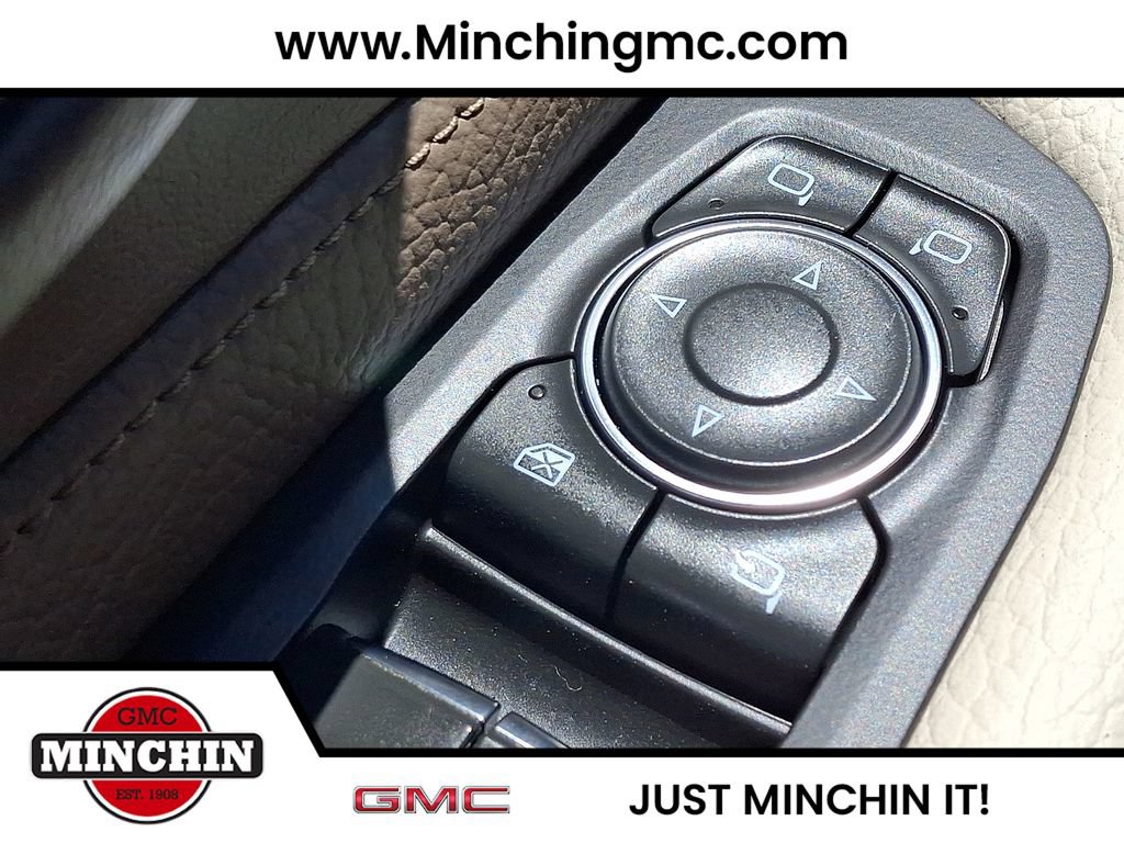 Used 2023 GMC Yukon Denali w/ Advanced Technology Package AWD/4WD image 27