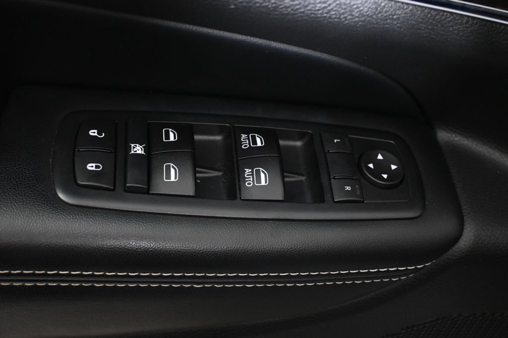 Used 2017 Jeep Grand Cherokee Limited AWD/4WD image 29