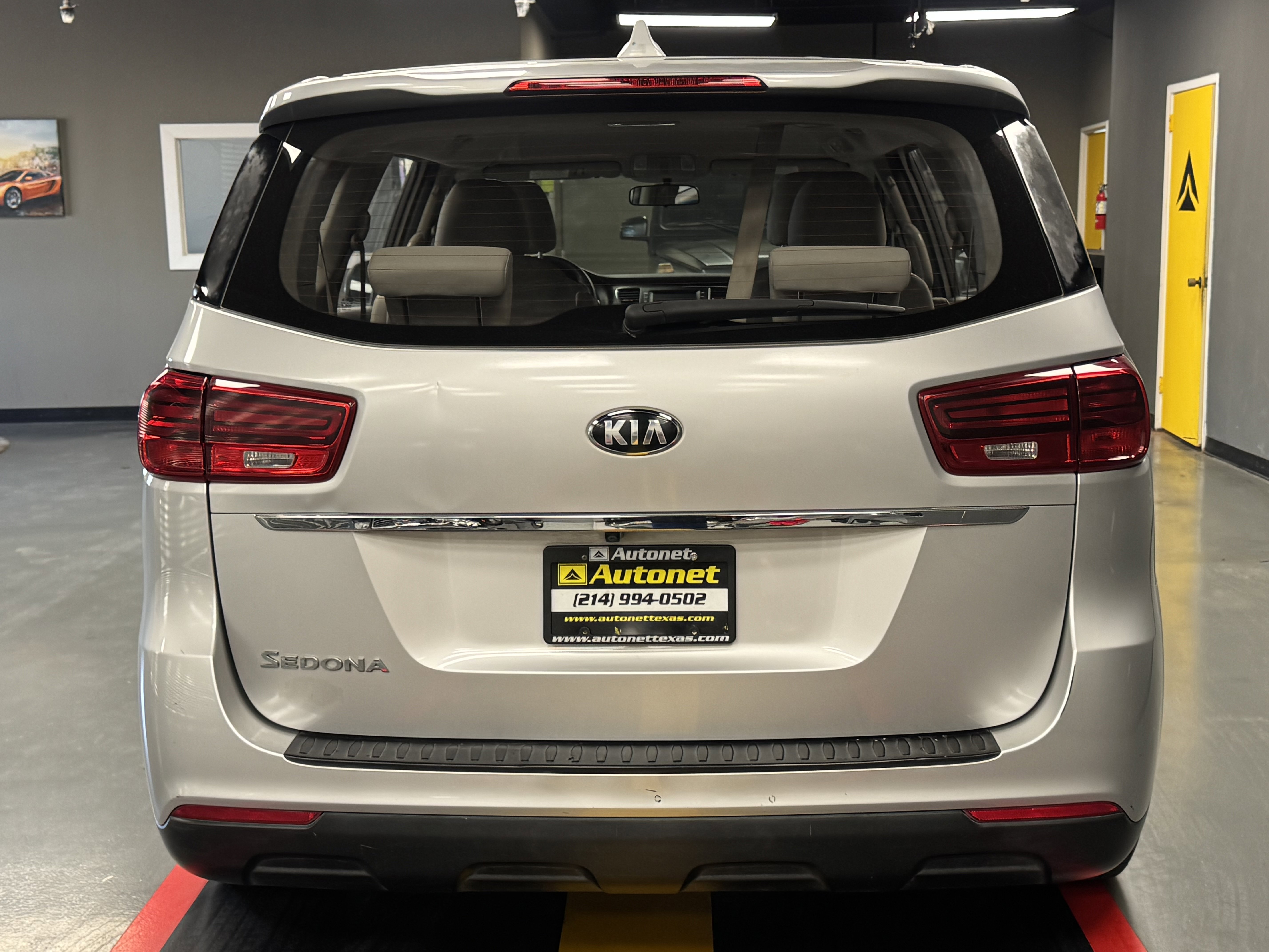 Used 2019 Kia Sedona L FWD image 5