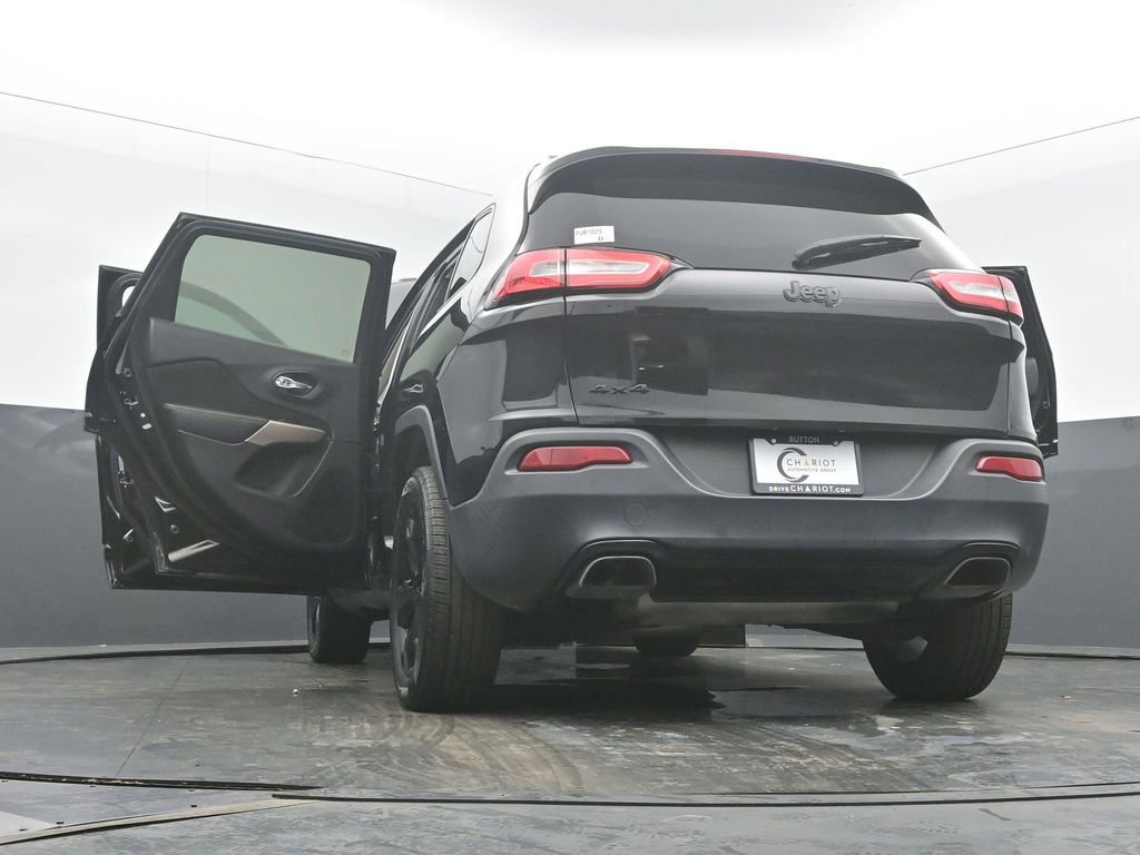 Used 2017 Jeep Cherokee Altitude image 59