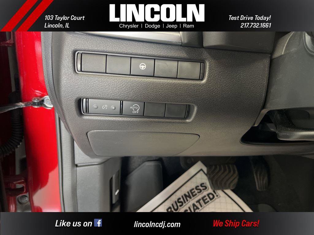 Used 2023 Nissan Rogue SV image 17