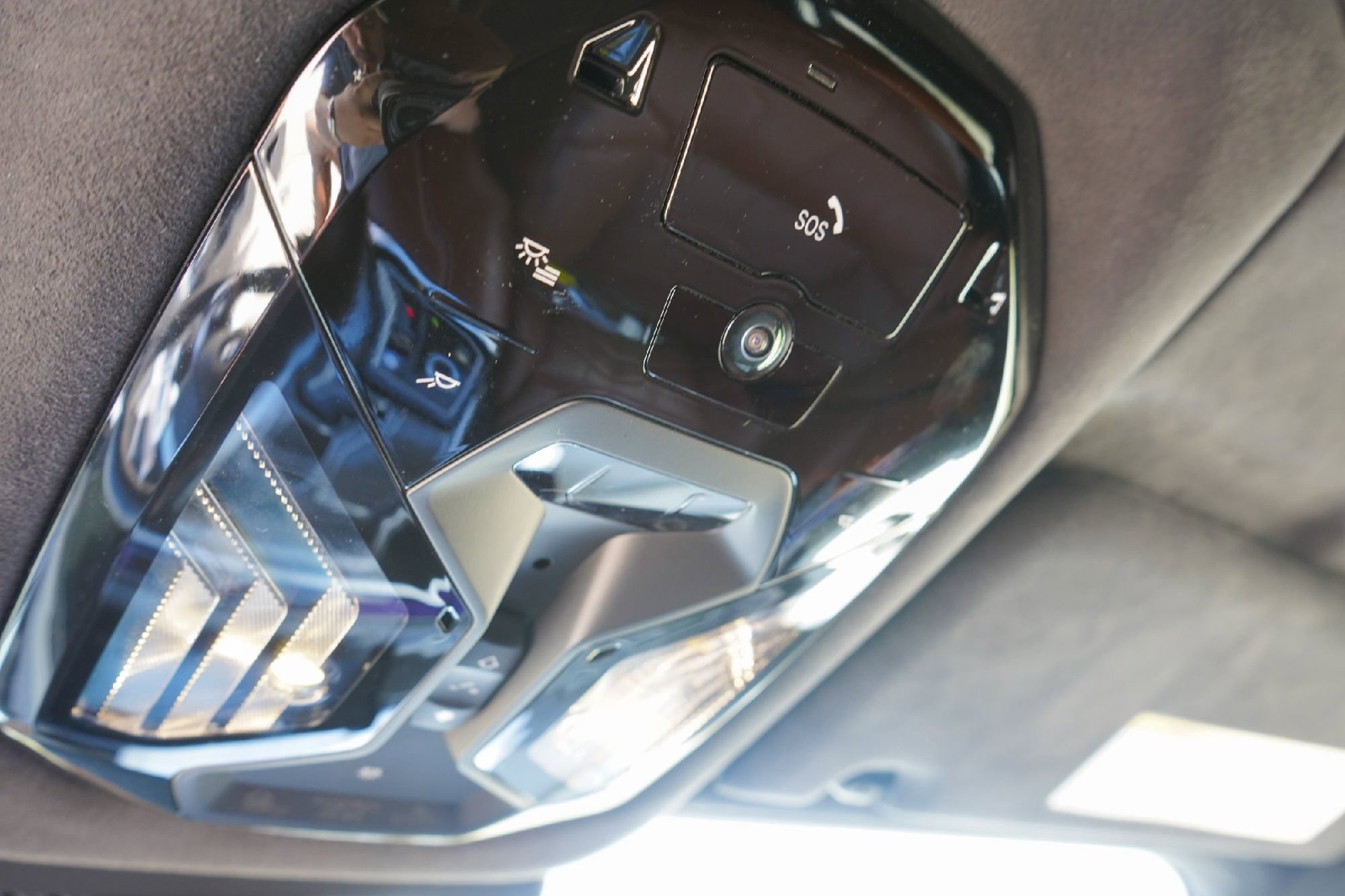 Used 2024 BMW 750e xDrive w/ Executive Package image 17