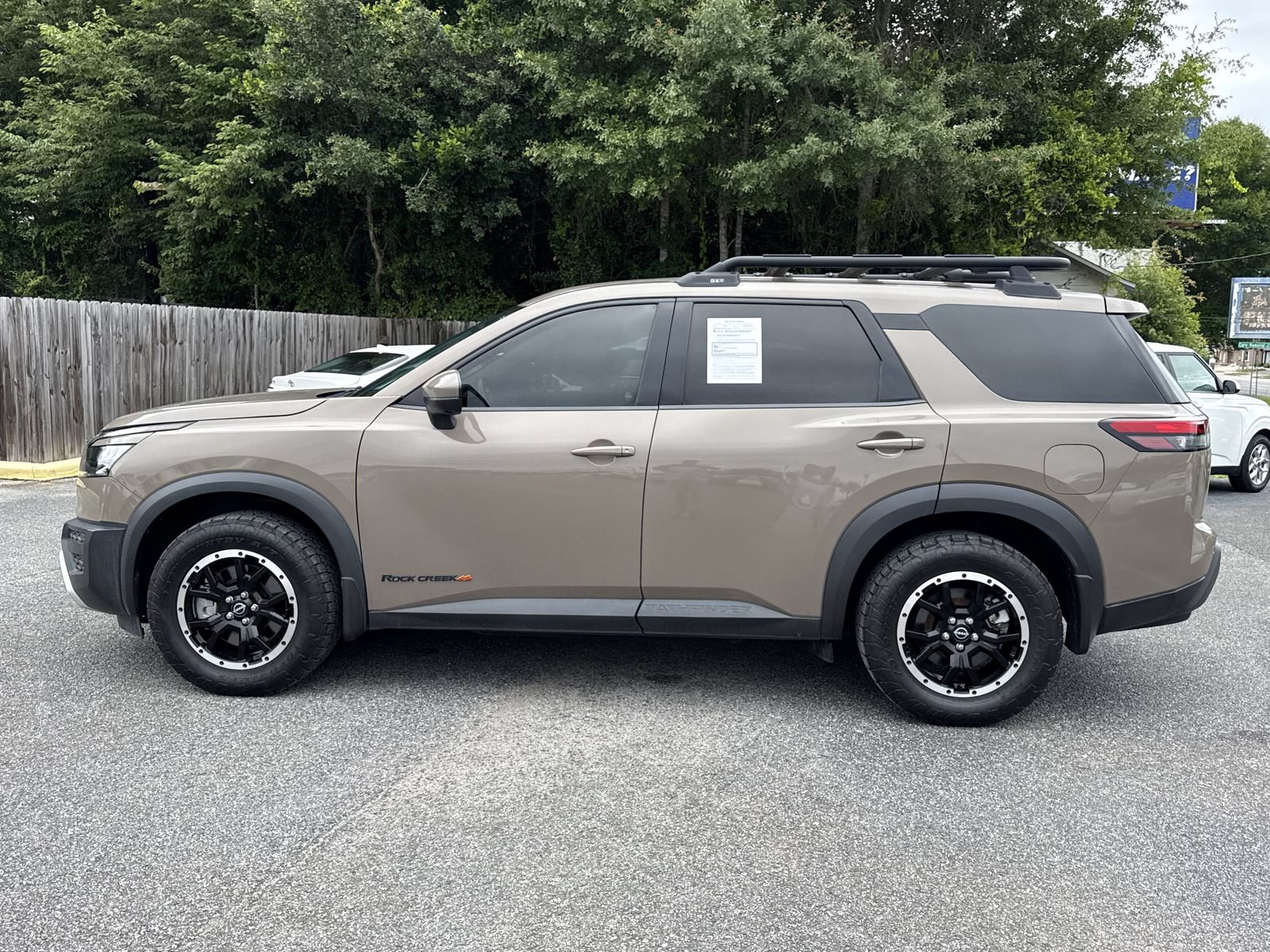 Used 2023 Nissan Pathfinder Rock Creek AWD/4WD image 2