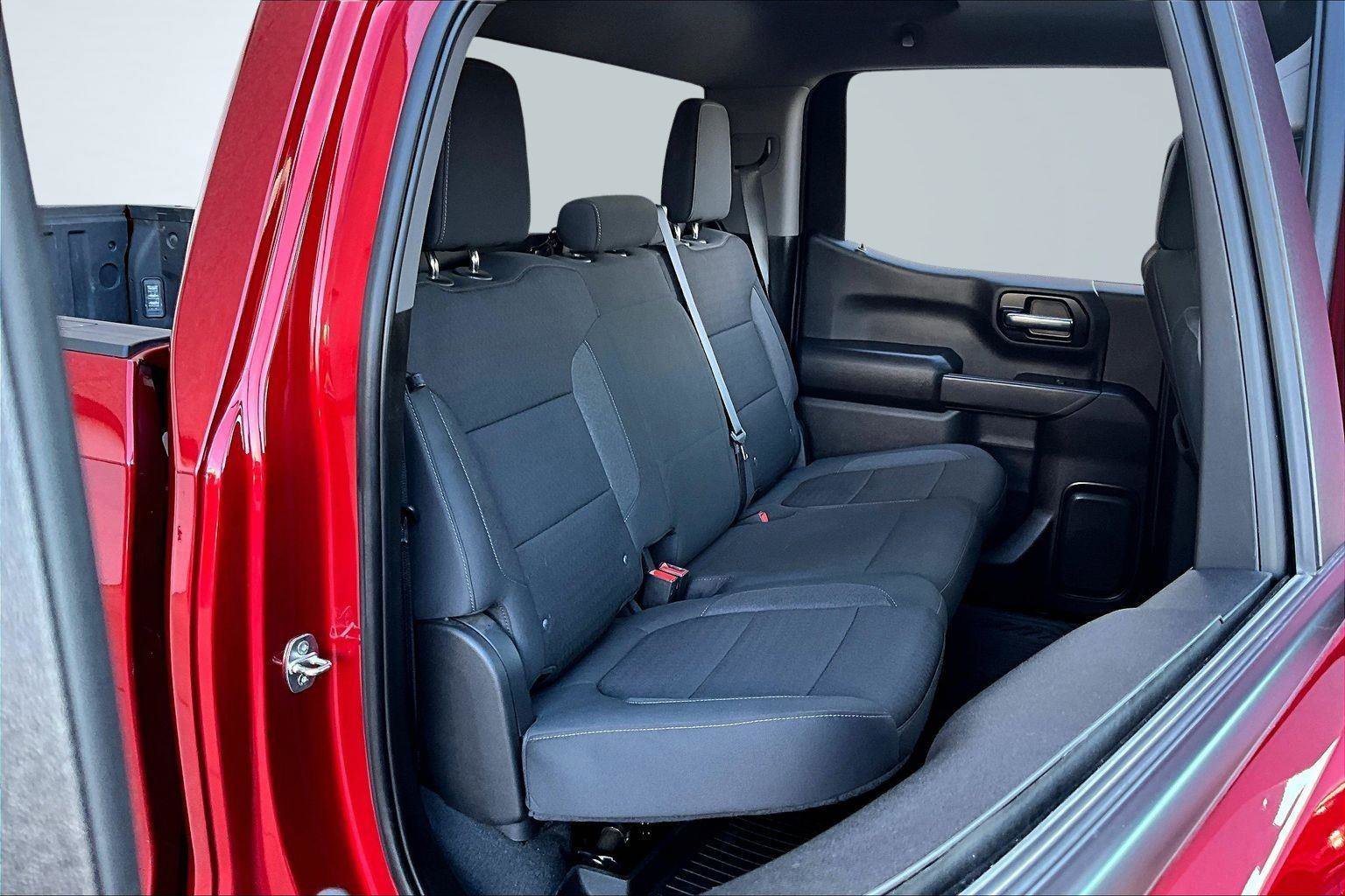 Used 2022 Chevrolet Silverado 1500 LT AWD/4WD image 27