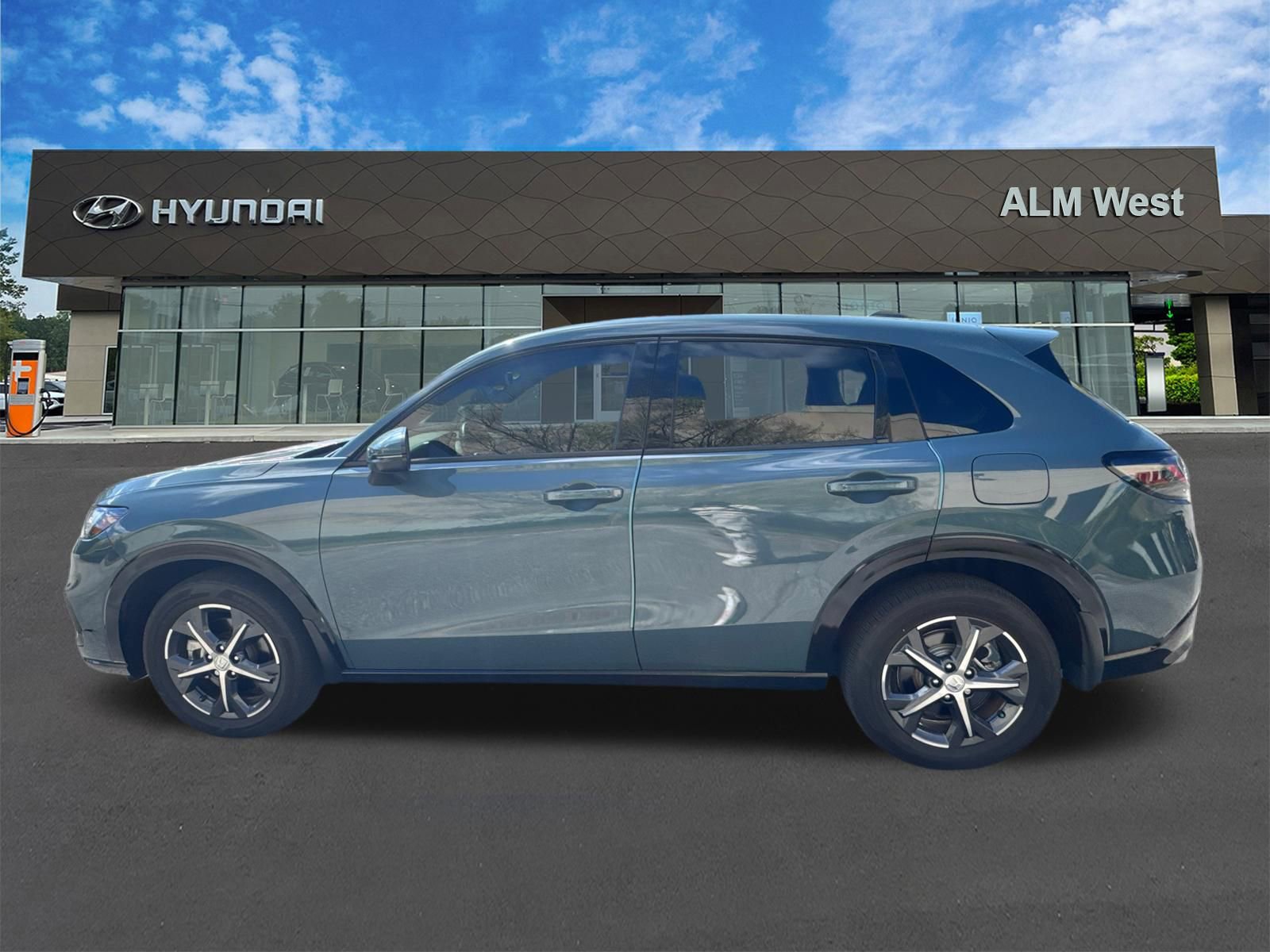 Used 2024 Honda HR-V EX-L image 8