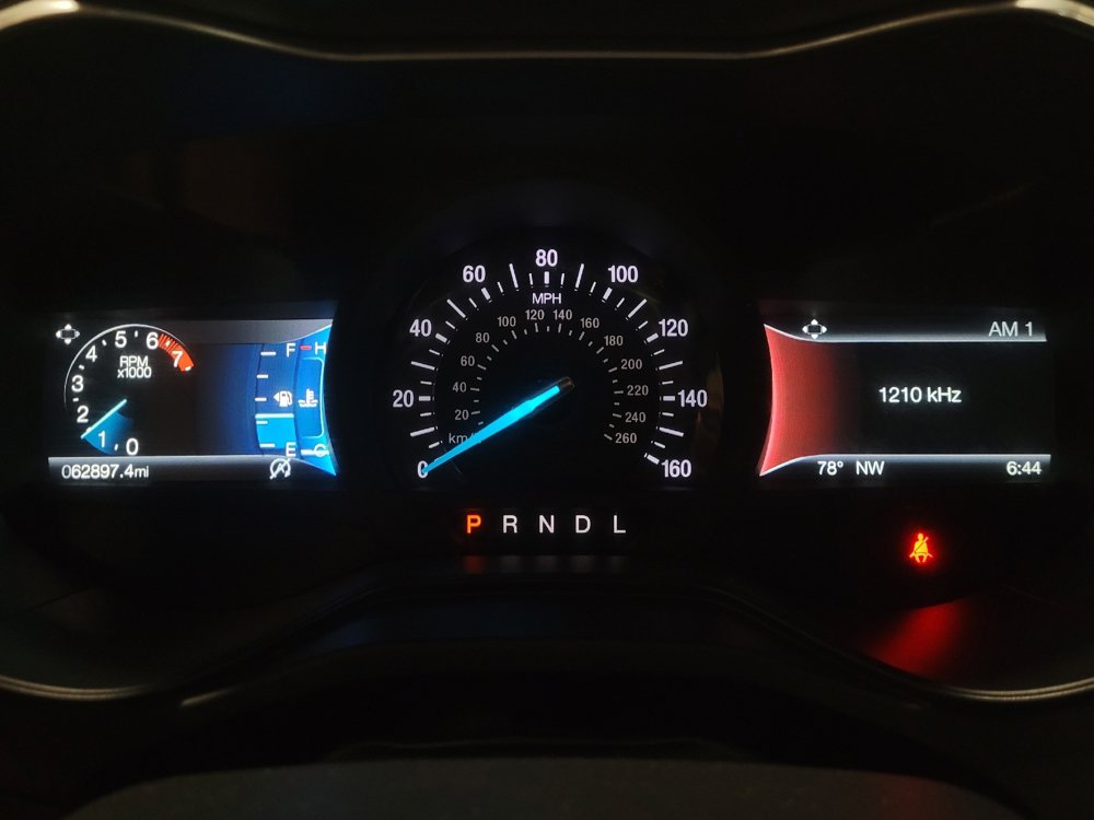 Used 2020 Ford Fusion SE FWD image 23