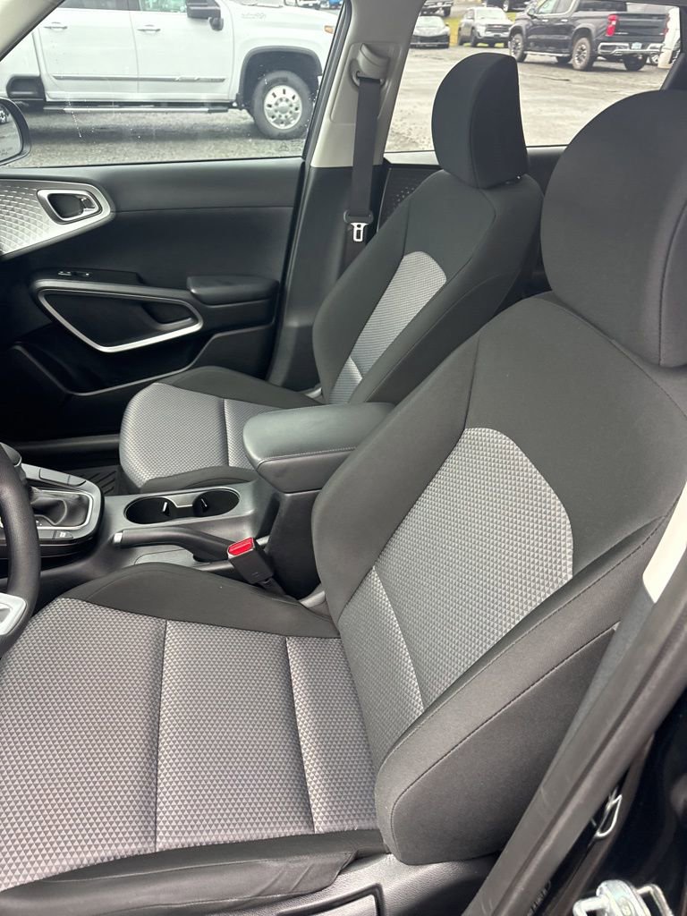 Used 2021 Kia Soul LX image 20