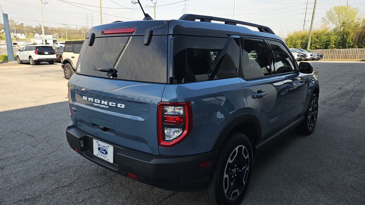 Used 2024 Ford Bronco Sport Outer Banks w/ Tech Package image 5