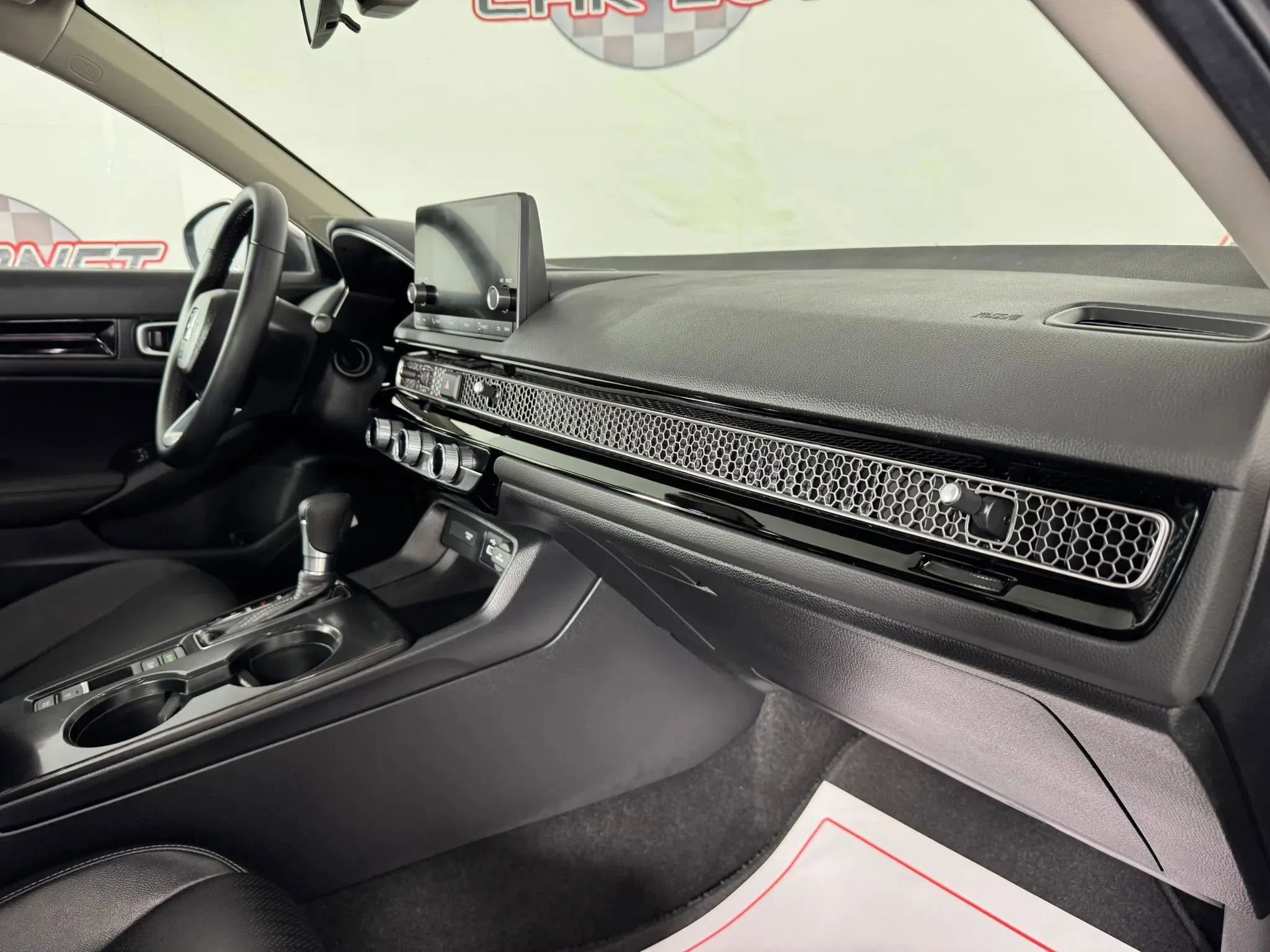 Used 2024 Honda Civic EX-L image 12