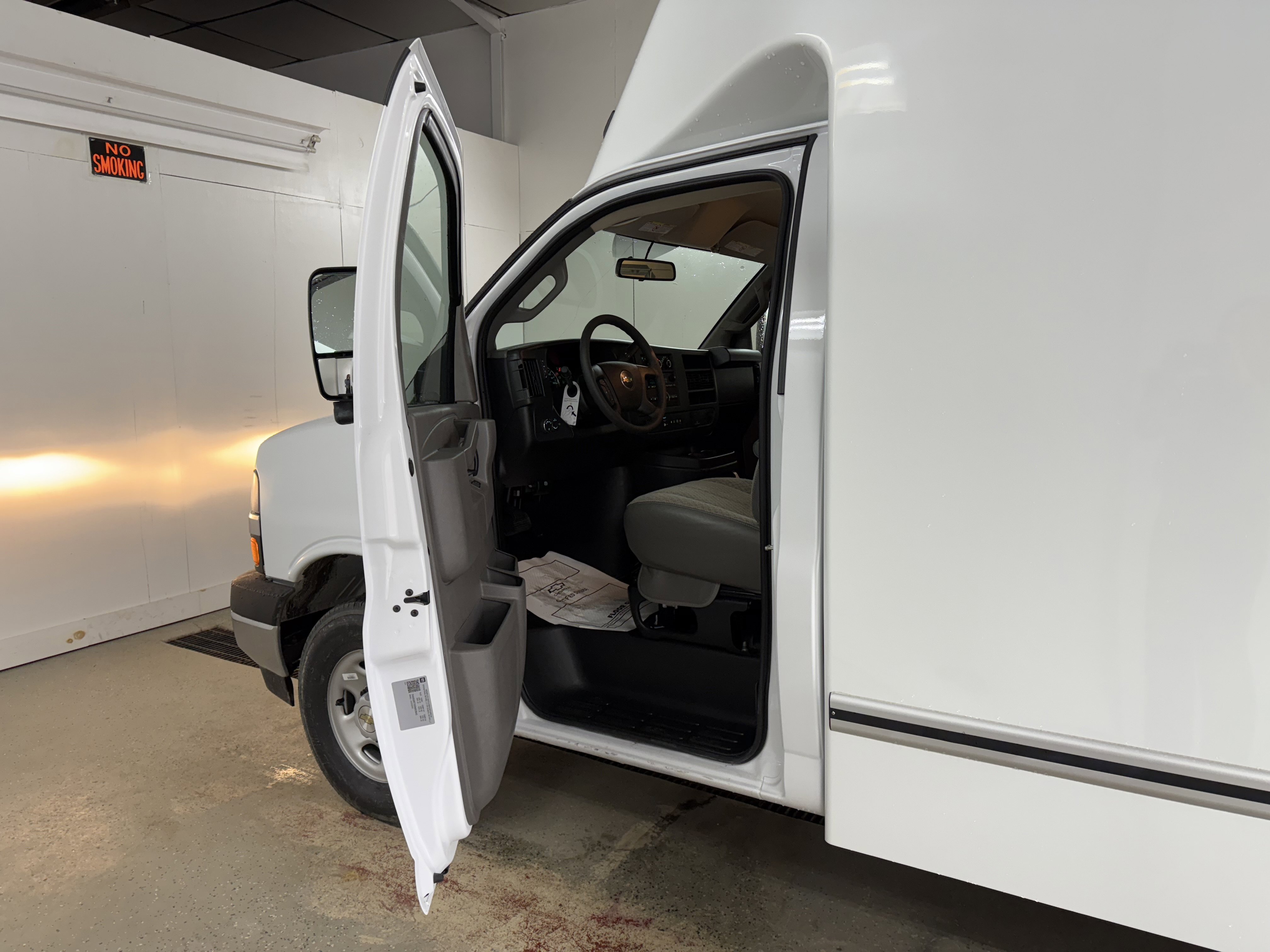 New 2025 Chevrolet Express 3500 w/ Power Convenience Package image 10