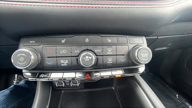 Certified 2025 Dodge Durango GT image 16