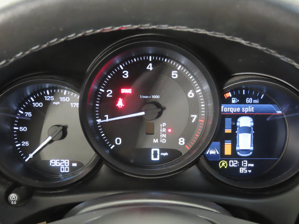 Certified 2023 Porsche Macan AWD/4WD image 16