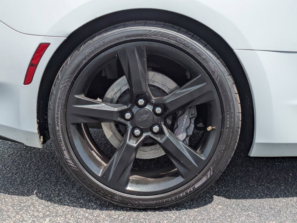 Used 2017 Chevrolet Camaro SS RWD image 14