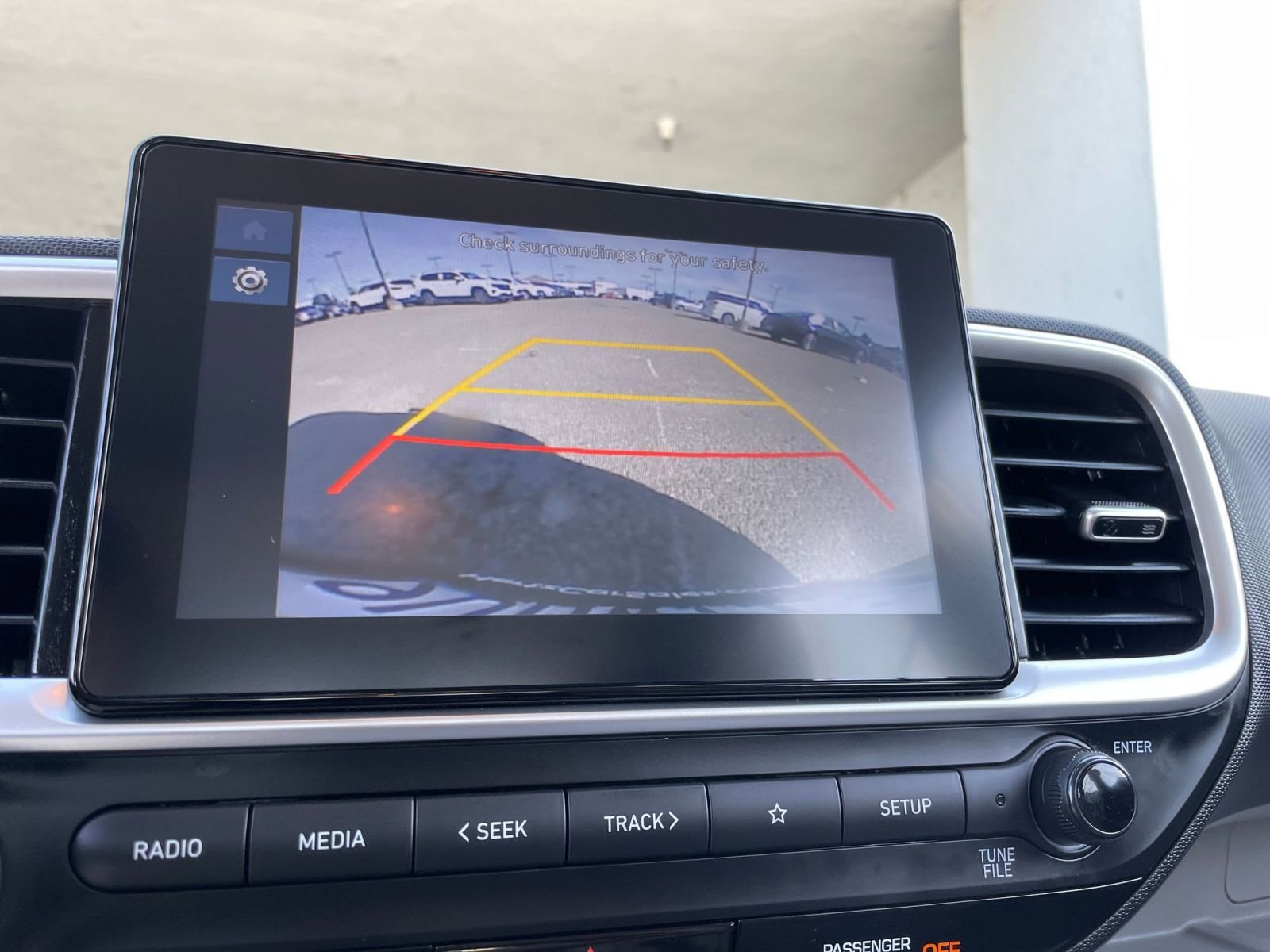 Used 2025 Hyundai Venue SEL image 23