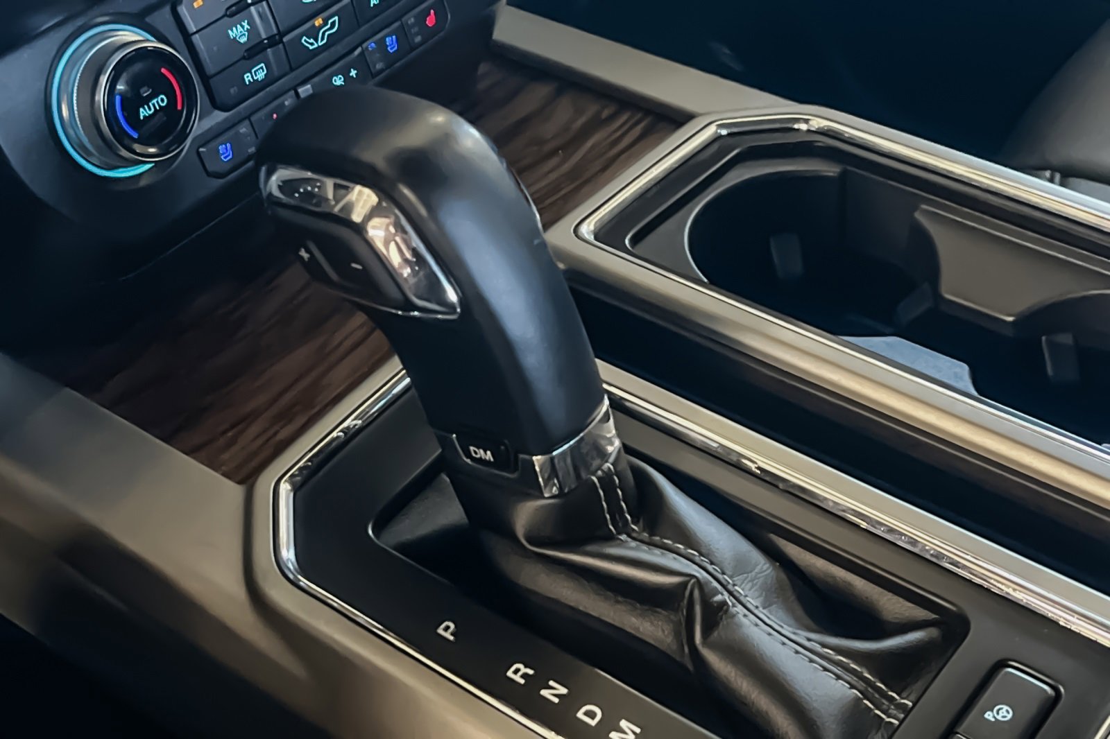 Used 2020 Ford F150 Lariat w/ Equipment Group 502A Luxury image 21