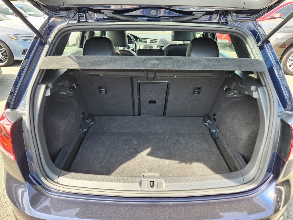 Used 2017 Volkswagen GTI SE image 8