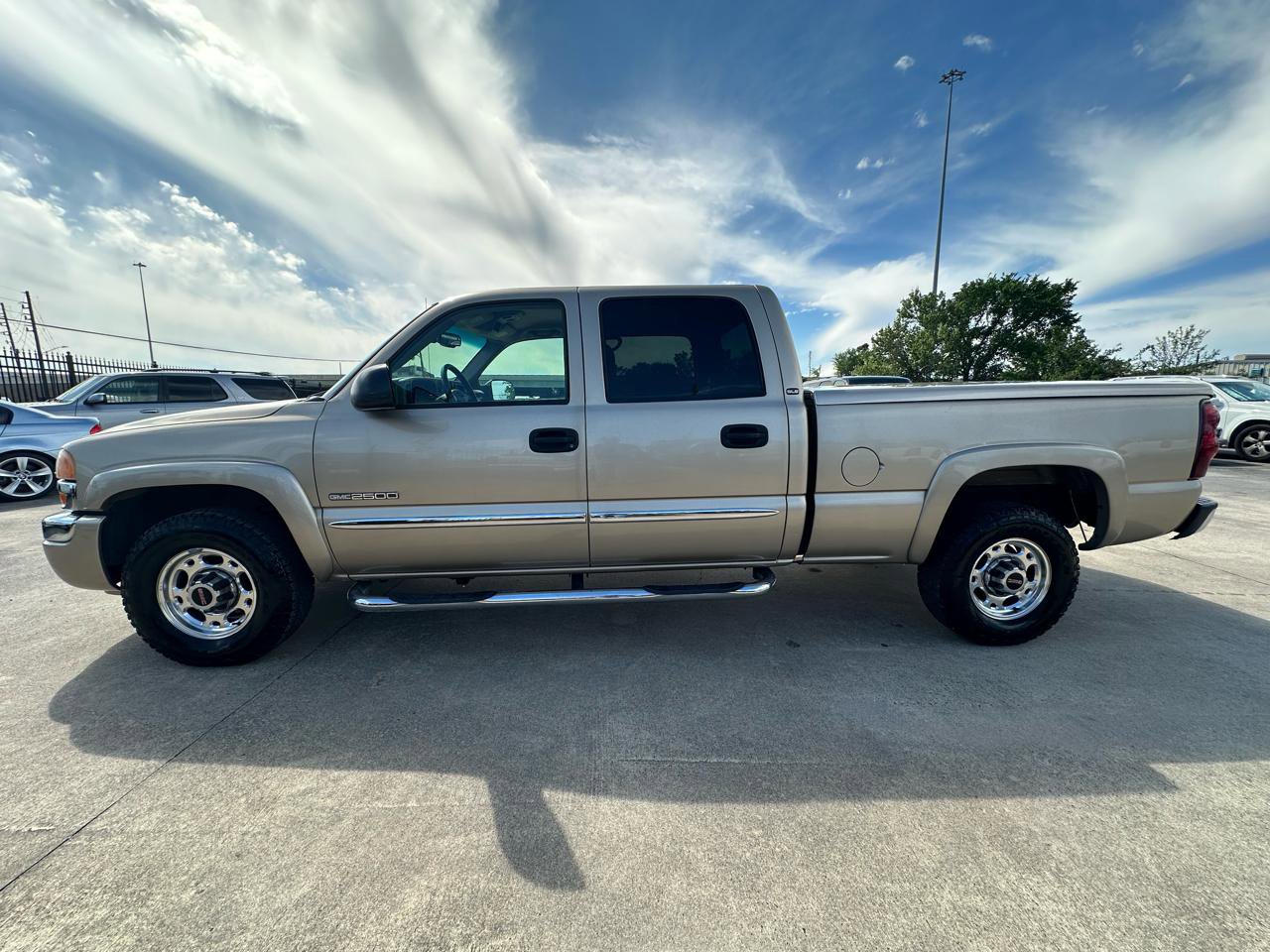 Used 2004 GMC Sierra 2500 SLE RWD image 3