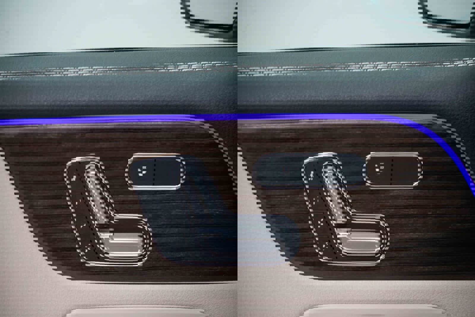 Used 2025 Mercedes-Benz EQB 250+ image 19