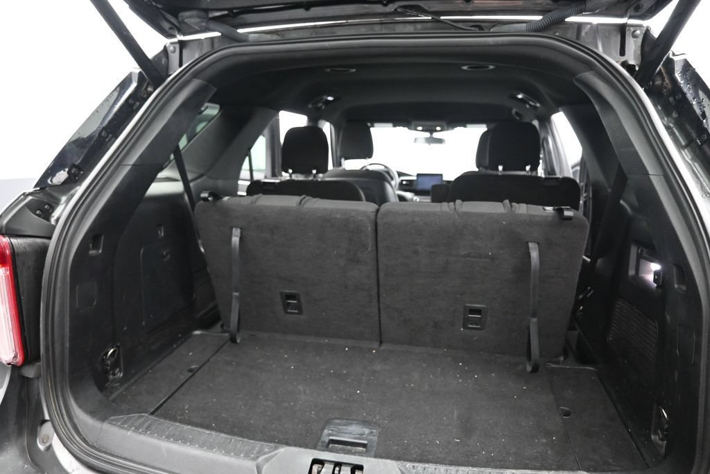 Used 2020 Ford Explorer XLT w/ Comfort Package AWD/4WD image 32