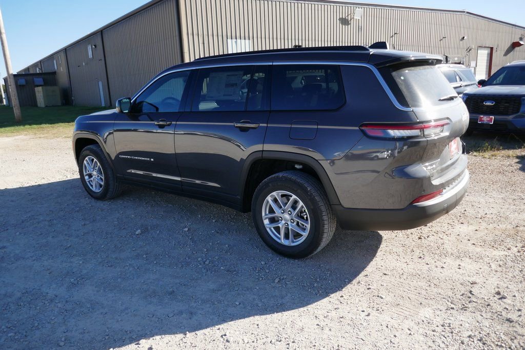 New 2025 Jeep Grand Cherokee L Laredo w/ Trailer Tow Package image 6