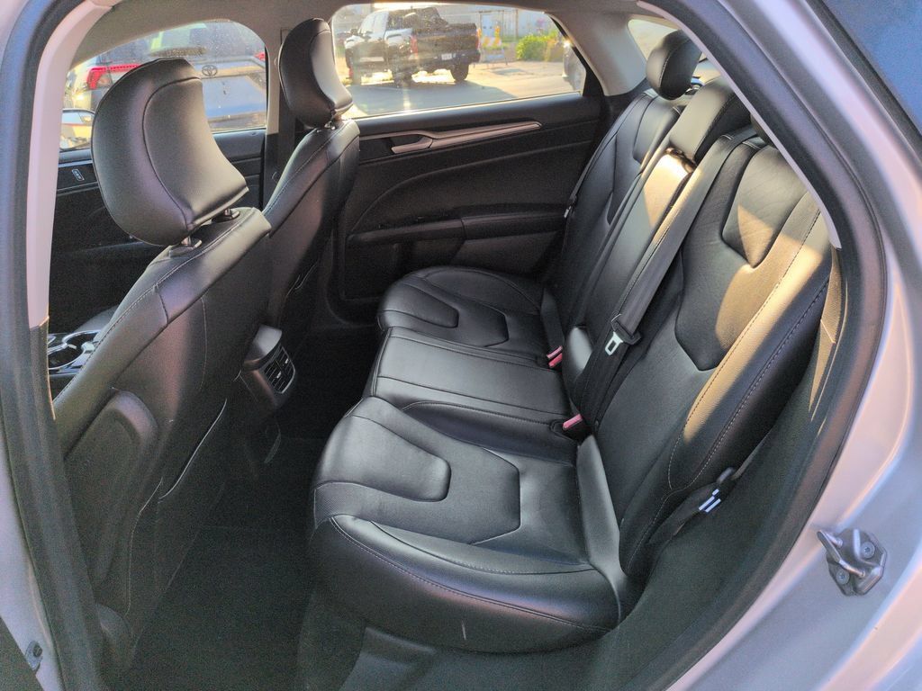 Used 2016 Ford Fusion Titanium FWD image 26