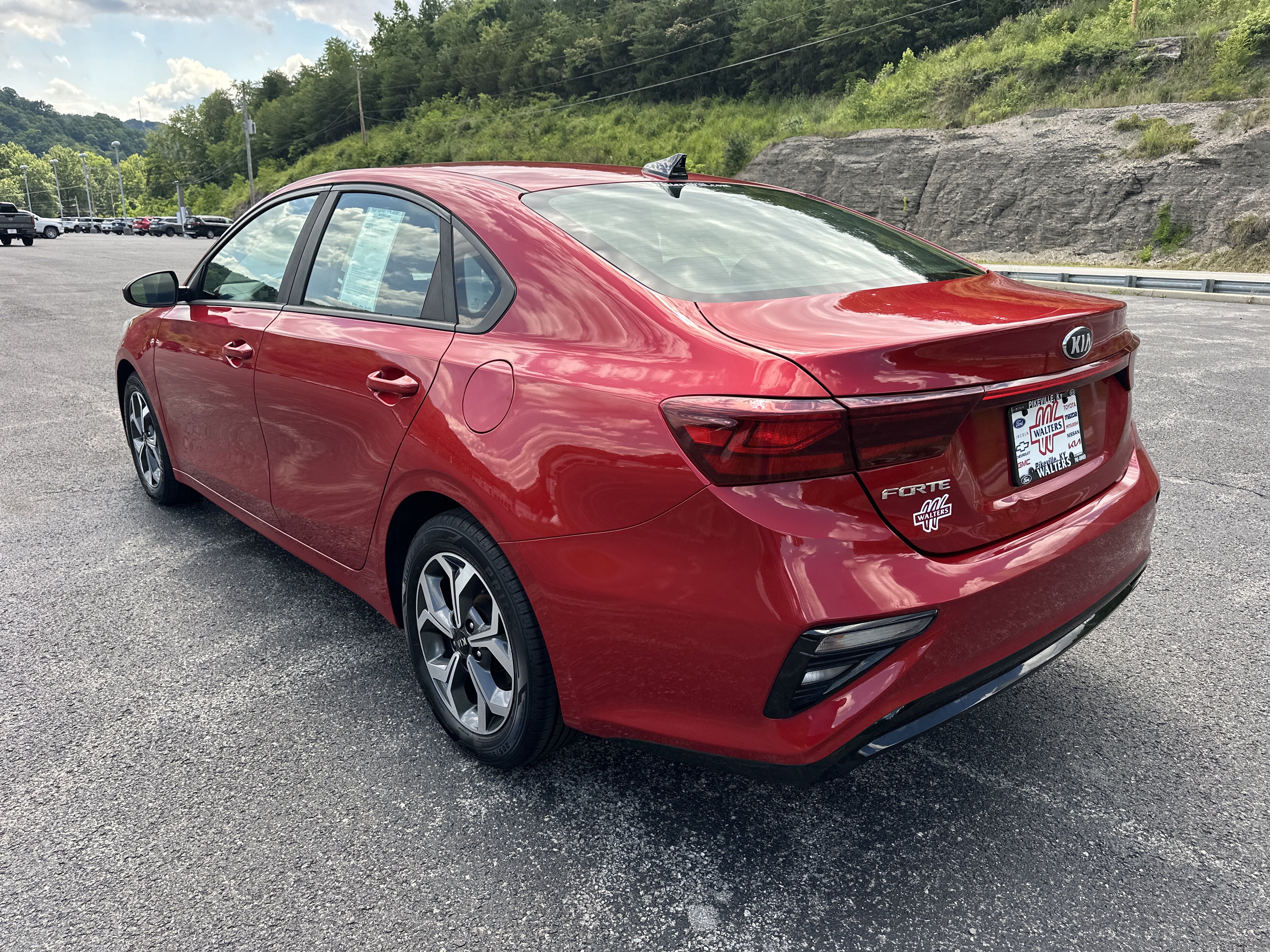 Used 2019 Kia Forte LXS FWD image 5