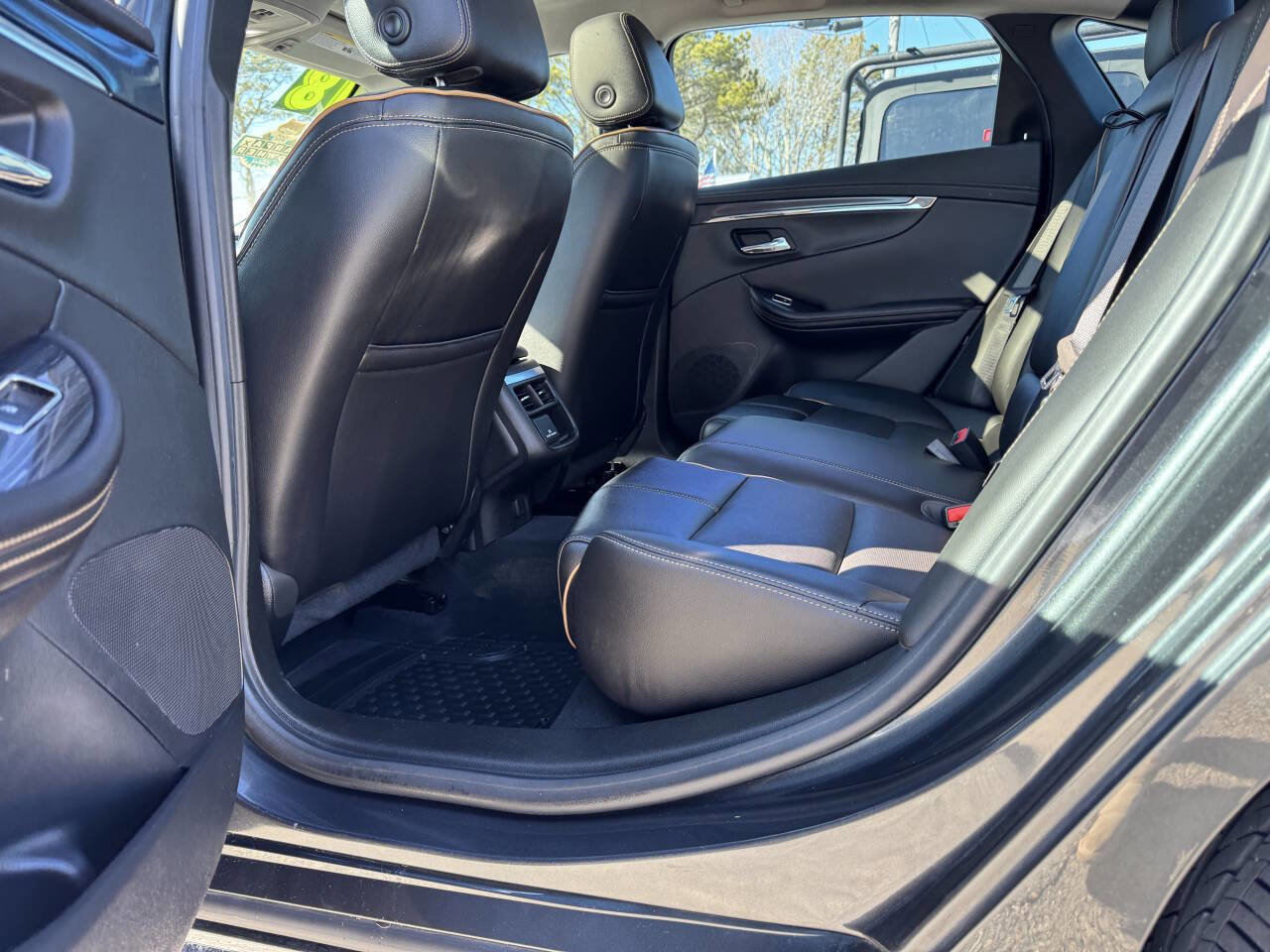 Used 2018 Chevrolet Impala Premier w/ Premier Confidence Package FWD image 24